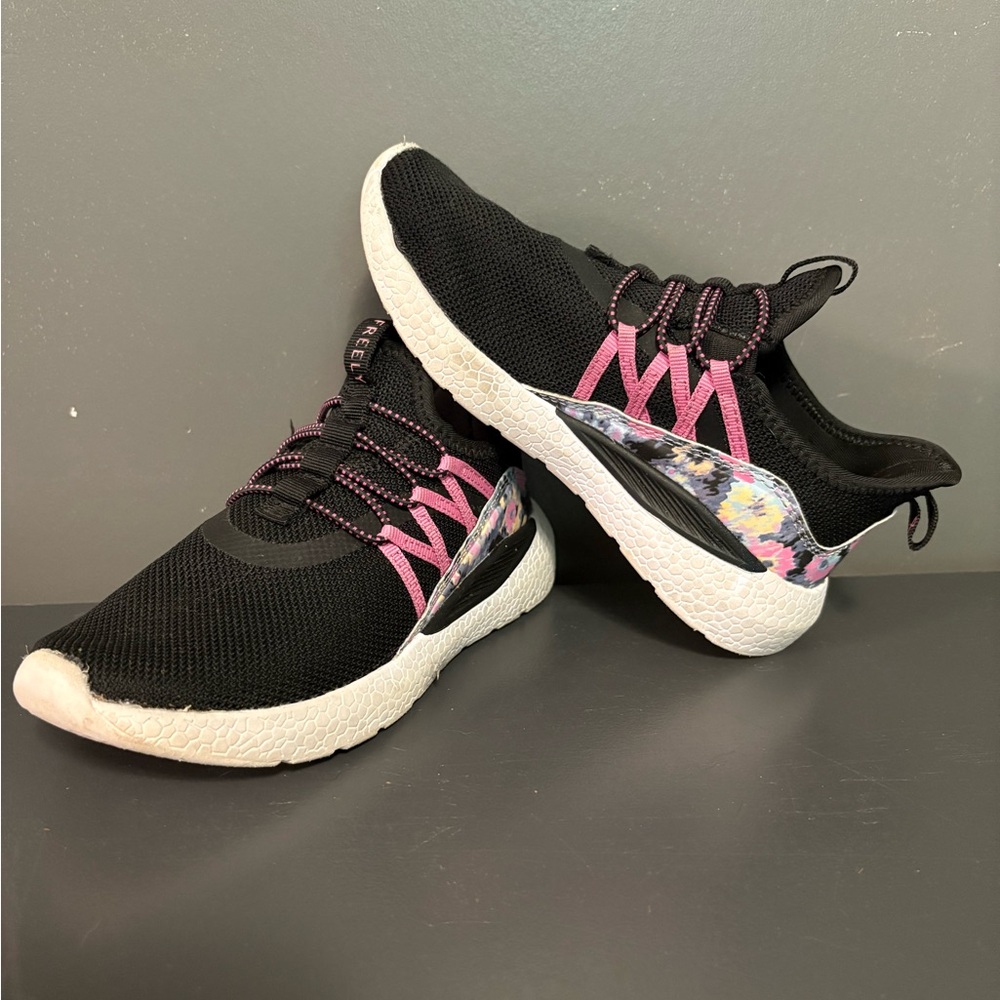 Stylish Black and Pink FREESTYLE BRAND toddler Sneakers SIZE 12
